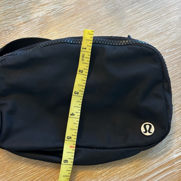 lululemon athletica Black Belt Bag - Picture 5 of 5